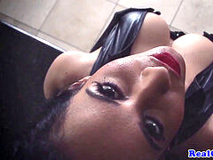 Измена, Кончили внутрь, Женское доминирование, Домохозяйки, Мужья, Кожа, Милф, Властные