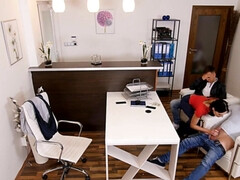 18 ans, Amateur, Sucer une bite, Brunette brune, Cocu, Européenne, Pov, Adolescente