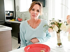 Leie, Grosser arsch, Grosser schwanz, Grosse titten, Hundestellung, Milf, Rasiert, Kurzes haar