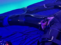 Leie, Blasen, Fesselspiele, Schwul, Handjob, Hardcore, Latex, Spielzeuge