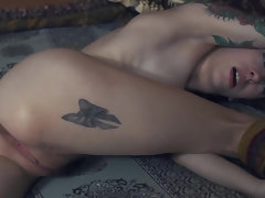 Sucer une bite, Brunette brune, Tir de sperme, Branlette thaïlandaise