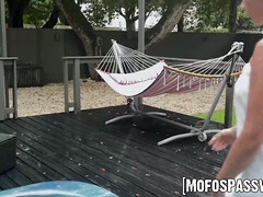 Grosse titten, Blasen, Spermaladung, Kehlenfick, Hundestellung, Hd, Pov, Titten