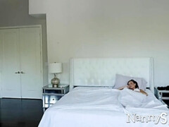 Culo, Niñera, Dormitorio, Morena, Mucama, Tetas naturales, Pequeña, Pov