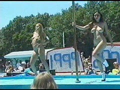 Wohlbeleibte schöne frauen, Braunhaarige, Öffentlich