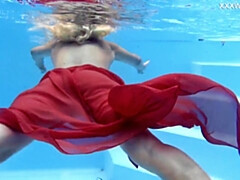 Gros cul, Femelle, Fétiche, Hd, Mère que j'aimerais baiser, Maman, Piscine, Nénés