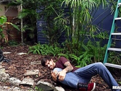 Slaapkamer, Pijpbeurt, Hondjeshouding, Hardcore, Masturbatie, Buiten, Tatoeage, Tieten likken