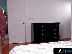 Culo grande, Tetas grandes, Rostro sentado, Lesbiana, Madres para coger, Coño, Tatuaje, Adolescente