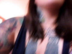 Enthousiasteling, Mooie dikke vrouwen, Grote mammen, Bruinharig, Vingeren