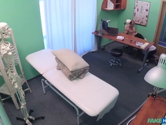 Sucer une bite, Médecin, En levrette, Léchez, Bureau, Chatte, Uniforme, Voyeur