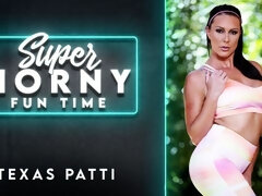 Braunhaarige, Hundestellung, Klaffend, Masturbation, Milf, Solo, Spielzeuge, Netzkamera