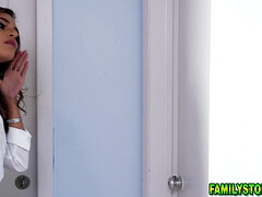 18 летние, Спальня, Блондинки, Брюнетки, Хд, Милф, Мачеха, Молоденькие