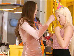 Минет, Семяизвержение, Милф, Мачеха