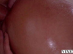 Schwarz, Blasen, Braunhaarige, Lecken, Lingerie, Natürlichen titten, Muschi, Reiten