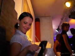 Bekleidet, Verein, Puppe, Hardcore, Lesbisch, Orgie, Pornostars, Satin