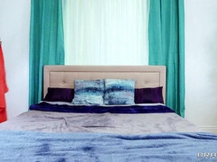 Grosse titten, Braunhaarige, Vollbusig, Monster, Tätowierung, Titten