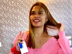 Lieveling, Pijpbeurt, Sperma, Logement, Kut duiken, Tiener, Thais, Tieten likken