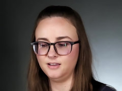 Bruinharig, Seksspeelgoed, Brillen, Masturbatie, Orgasme, Alleen, Tiener, Speelgoed