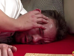 Slaapkamer, Pijpbeurt, Sperma shot, Hondjeshouding, Sperma in gezicht, Handbeurt, Gezichtspunt, Trio