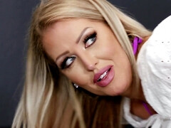 Culo grande, Tetas grandes, Rubia, Mamada, Pajear, Tacones, Lamidas, Madres para coger