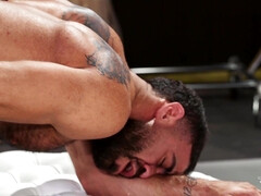 Kont, Pijpbeurt, Bruinharig, Hakken, Anaal likken, Shemale, Kort haar, Billekoek