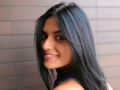 Cul, Sucer une bite, Brunette brune, En levrette, Branlette thaïlandaise, Rasée, Dénudage, Nénés