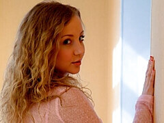 Enthousiasteling, Vingeren, Masturbatie, Mager, Alleen, Tiener, Tieten likken, Speelgoed