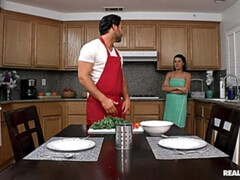 Kont, Pijpbeurt, Sperma in gezicht, Keuken, Natuurlijke tieten, Rijden, Geschoren, Tieten likken