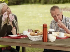 Жопа, Блондинки, Минет, Собачьи, Ласковые ручки, Лизание, На природе, Молоденькие