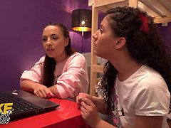 Grote lul, Pijpbeurt, Bruinharig, Sperma shot, Orgasme, Klein, Trio, Tieten likken