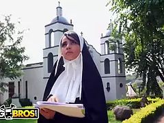 BANGBROS - Sacrilegious REAL LIFE Former Nun Yudi Pineda Has Secret Desires
