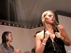 Rubia, Morena, Cfnm, Muñeca, Lesbiana, Lencería, Medias largas, Tatuaje