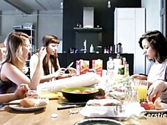 Grosser schwanz, Blasen, Sperma im mund, Im freien, Öffentlich, Muschi, Rasiert, Nass