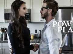 Cul, Sucer une bite, Brunette brune, En levrette, Poilue, Branlette thaïlandaise, Mère que j'aimerais baiser, Jarretelles