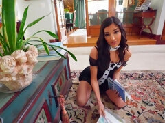 Braunhaarige, Fingern, Küssen, Lecken, Masturbation, Rock, Spielzeuge, Uniform