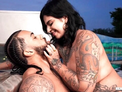 Americano, Rubia, Cuadrupleta, Al aire libre, Estrella porno, Coño, Realidad, Afeitado