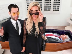 Gros cul, Blonde, En levrette, Fétiche, Branlette thaïlandaise, Hard, Lingerie, Jarretelles