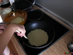 Жопа, Блондинки, Брюнетки, На кухне, Лесбиянка, Лизание, Натуральные сиськи, Сиськи