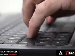 Pijpbeurt, Sperma shot, Diep in de keel, Voeten fetish, Voetbeurt, Hd, Likken, Monster