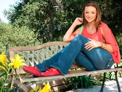 Blasen, Handjob, Küssen, Lecken, Natürlichen titten, Muschi, Rasiert, Jungendliche (18+)