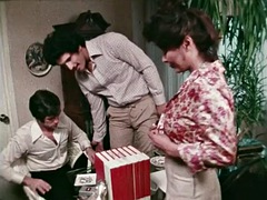 Азиатки, Брюнетки, Семяизвержение, Секс без цензуры, Секретарша, Втроем, Винтаж