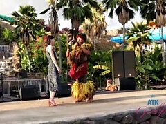 Leie, Hinter den kulissen, Braunhaarige, Hd, Milf, Rasiert, Titten