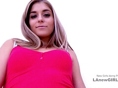 Enthousiasteling, Auditie, Lieveling, Blond, Sperma, Diep in de keel, Hakken, Tieten likken