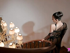 Brunette brune, Masturbation, Petite femme, Chatte, Réalité, Solo, Se déshabiller, Nénés