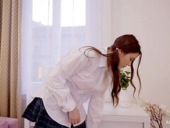 Grosse titten, Lesbisch, Lingerie, Natürlichen titten, Pornostars, Schulmädchen, Solo, Uniform