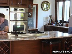 Большой член, Блондинки, Минет, Милф, Чудовищные размеры, Оргазм, Мачеха, Сиськи