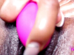 Masturbation, Mature, Maman, Seins naturels, Mamelons, Orgasme, Nénés, Mouillée