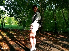 Cul, Gros seins, Brunette brune, Plantureuse, Public, Chatte, Solo, Nénés