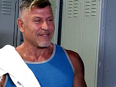 MenOver30 dad Gets ass boned at the Gym