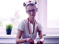 Enthousiasteling, Grote lul, Hondjeshouding, Natuurlijke tieten, Verpleegster, Geschoren, Tiener, Tieten likken