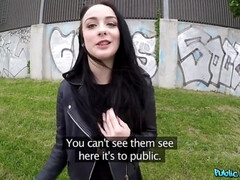Lieveling, Grote kont, Brits, Bruinharig, Natuurlijke tieten, Openbaar, Realiteit, Tieten likken